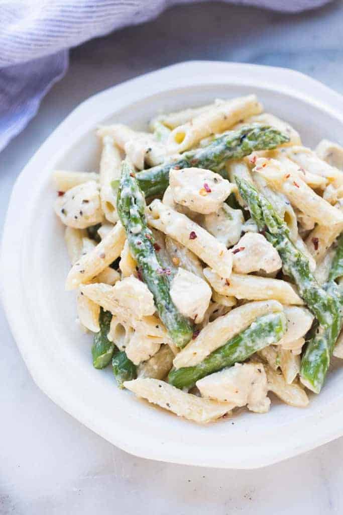 Quick Creamy Chicken & Asparagus Pasta: Your 30-Minute Dinner Solution